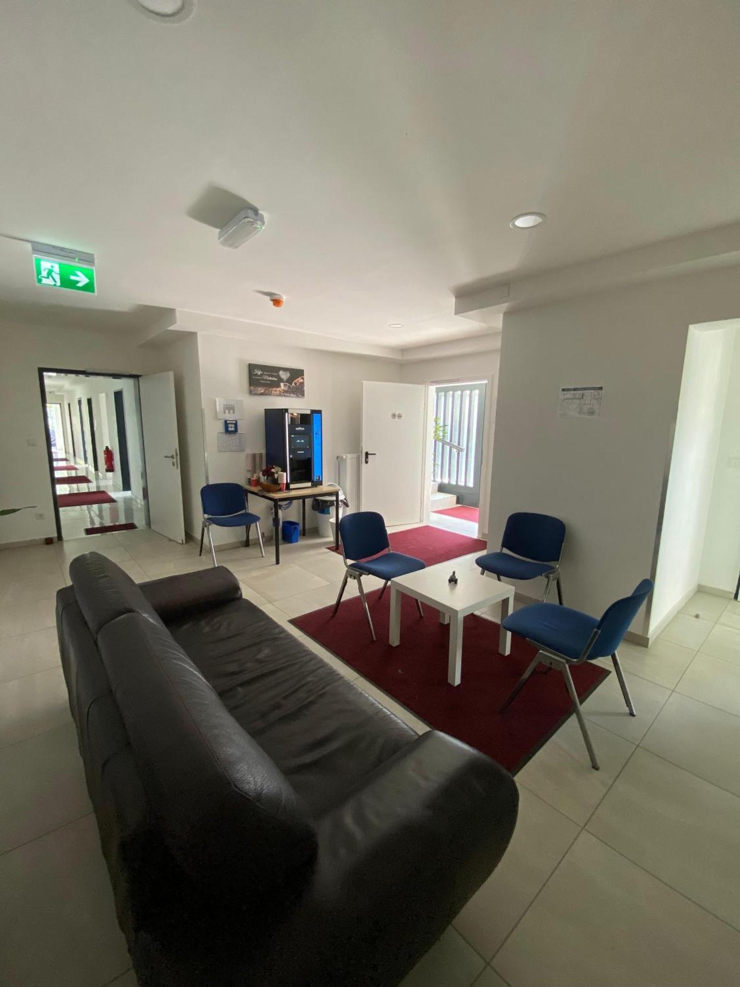 Mk Hostel Oyten - Free Wifi & Parking - 24H Check-In ภายนอก รูปภาพ