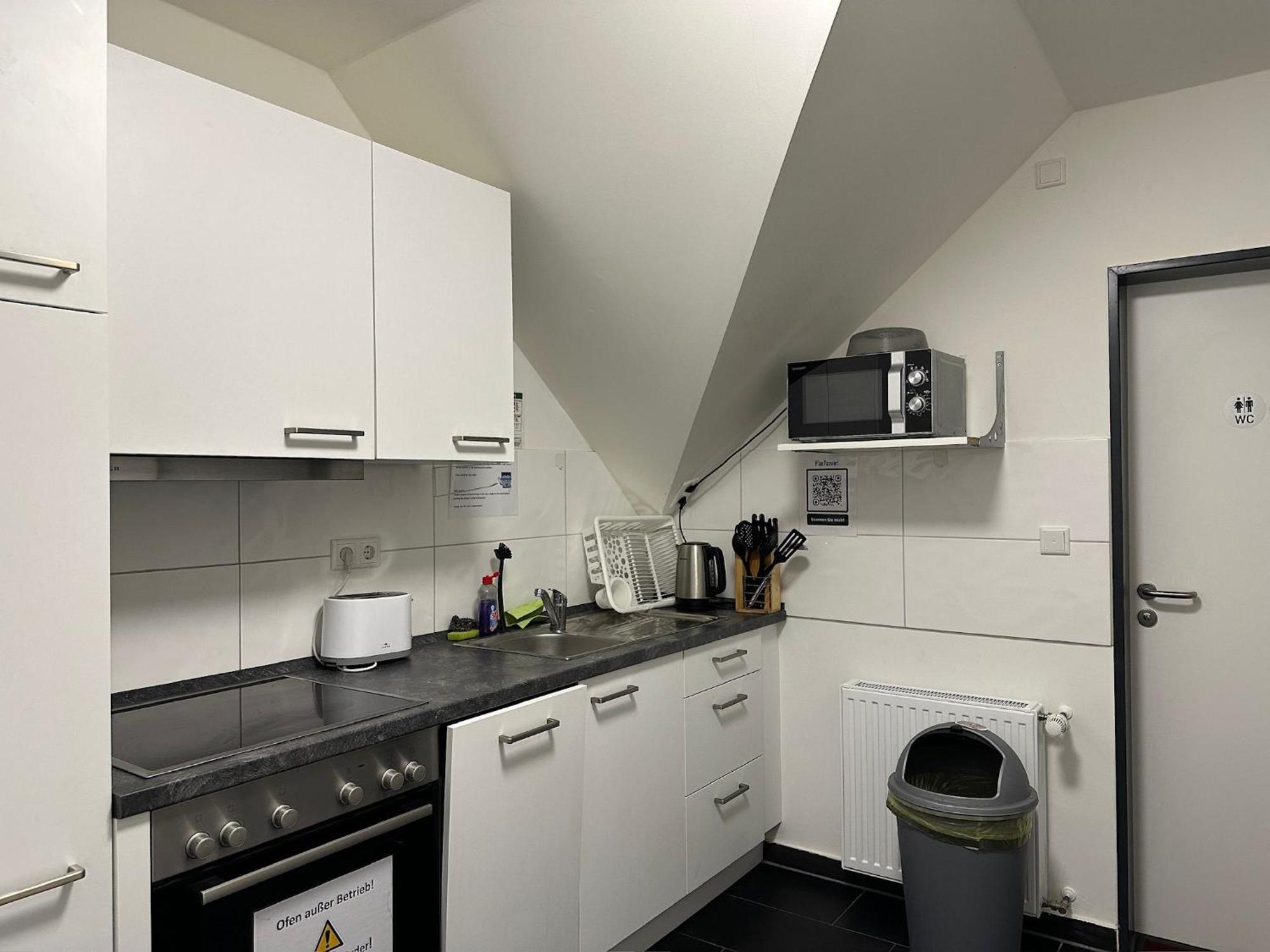 Mk Hostel Oyten - Free Wifi & Parking - 24H Check-In ภายนอก รูปภาพ
