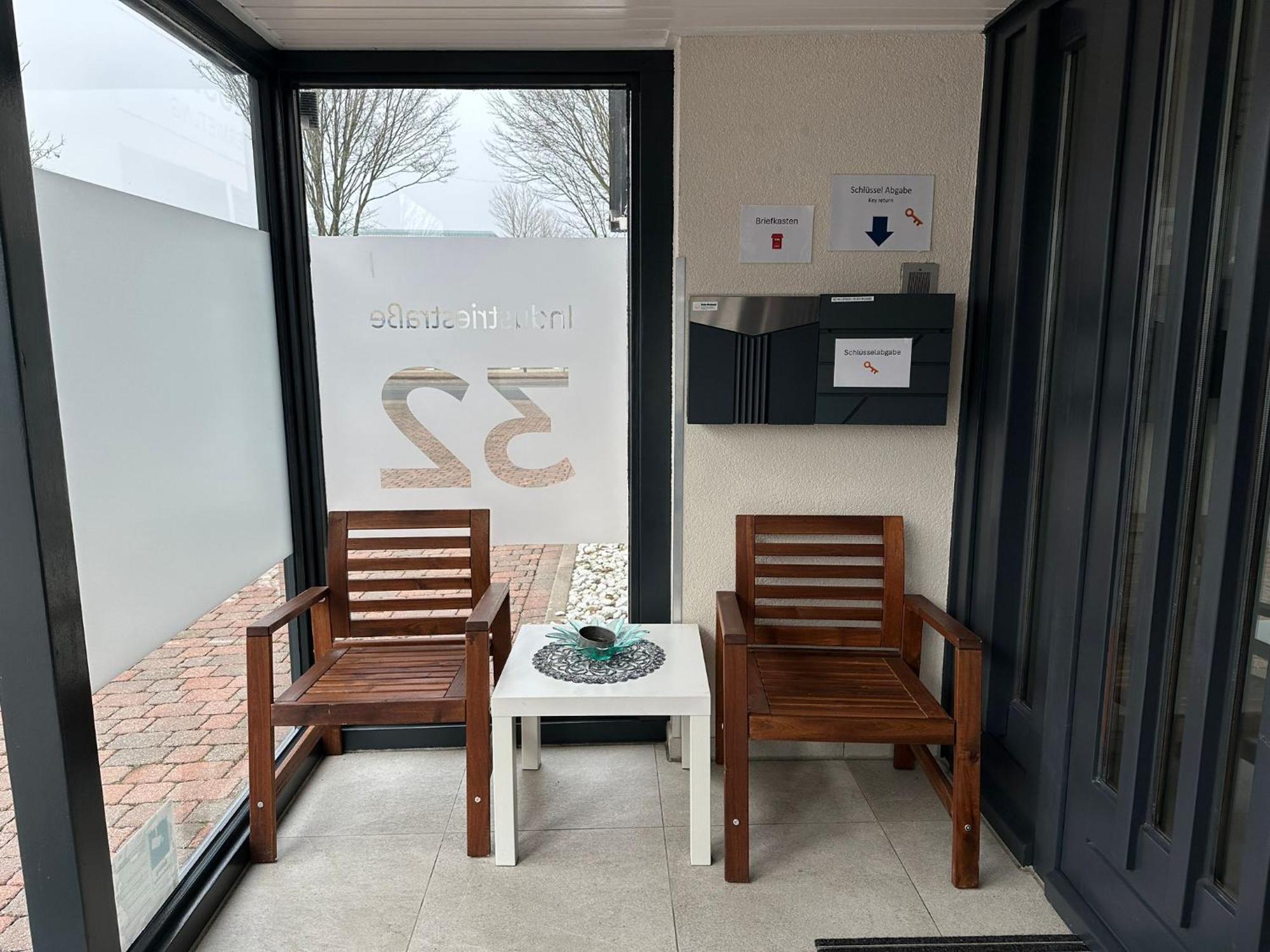 Mk Hostel Oyten - Free Wifi & Parking - 24H Check-In ภายนอก รูปภาพ
