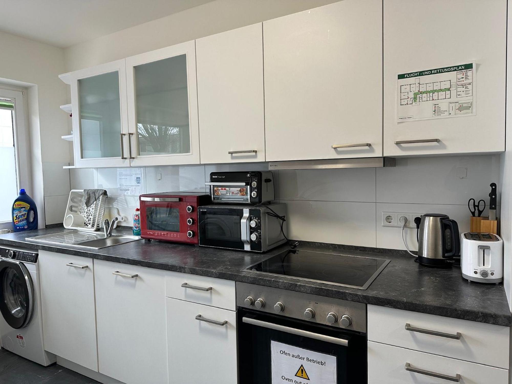 Mk Hostel Oyten - Free Wifi & Parking - 24H Check-In ภายนอก รูปภาพ