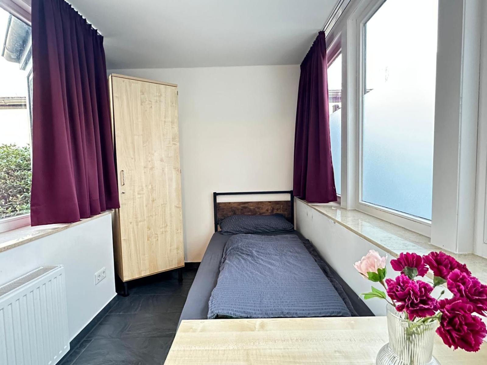 Mk Hostel Oyten - Free Wifi & Parking - 24H Check-In ภายนอก รูปภาพ