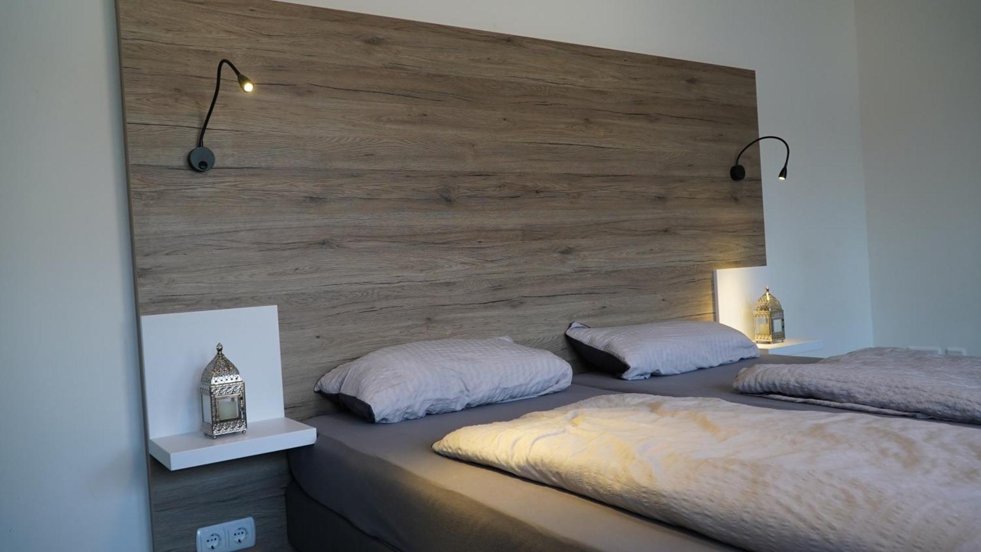 Mk Hostel Oyten - Free Wifi & Parking - 24H Check-In ภายนอก รูปภาพ