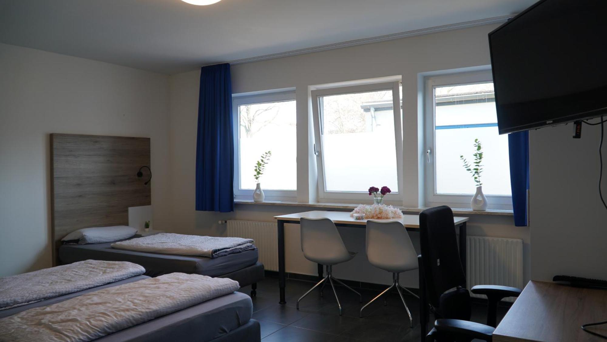 Mk Hostel Oyten - Free Wifi & Parking - 24H Check-In ภายนอก รูปภาพ
